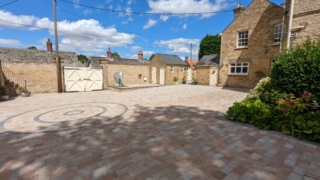 LINCS DRIVEWAY CLEANING