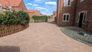LINCS DRIVEWAY CLEANING